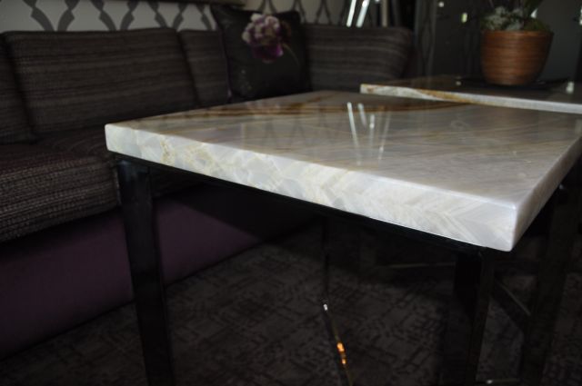 oq ignabargli oniks white onyx with bookmatched edge