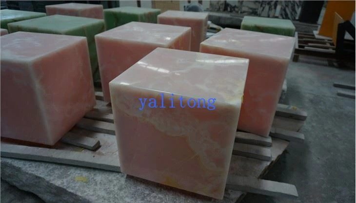 Pushti Oniks Plinth kubi yon stol